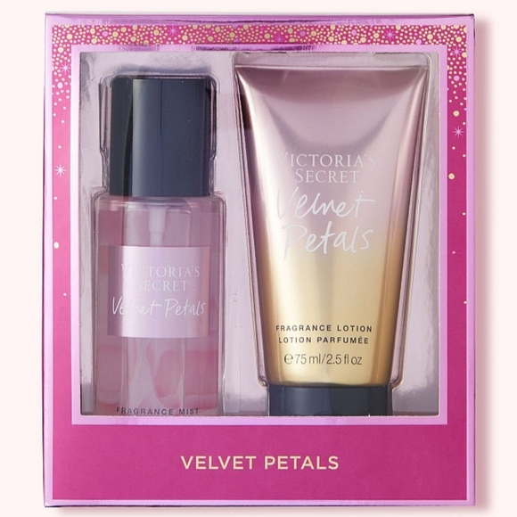 Victoria's Secret Other - Victoria's Secret Velvet Petals 2 piece gift set